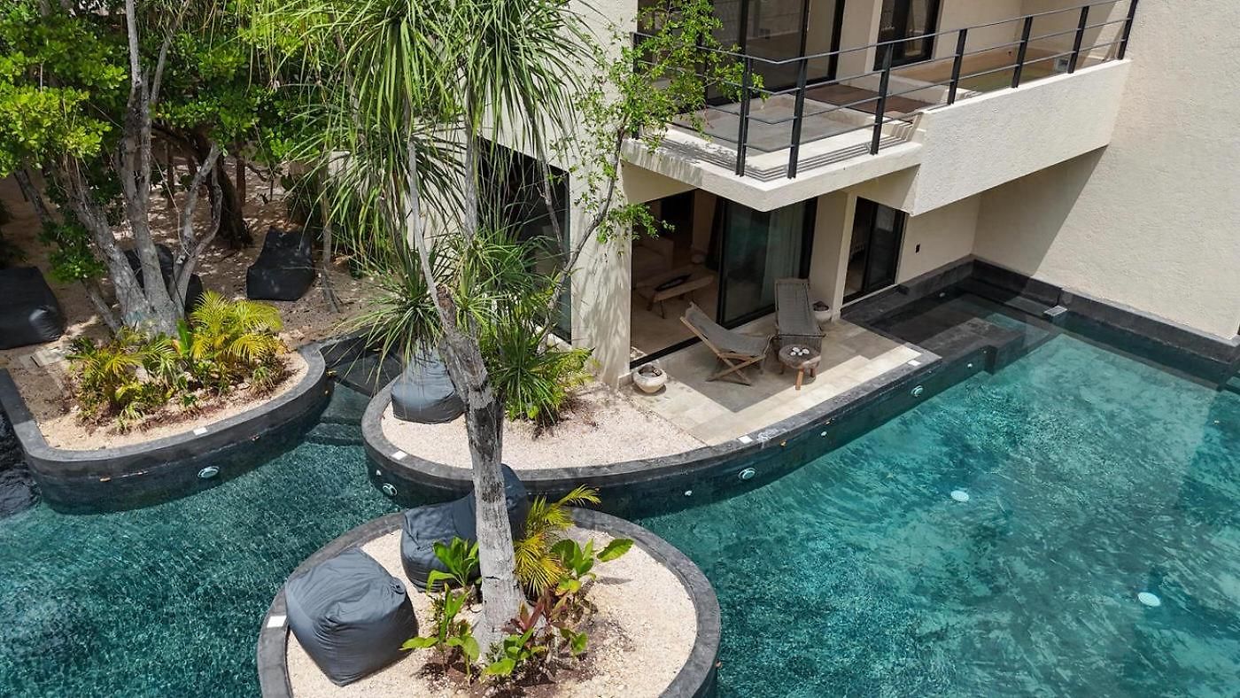 Boho Chic 2br With Swim-up Pool Near The Apartment *