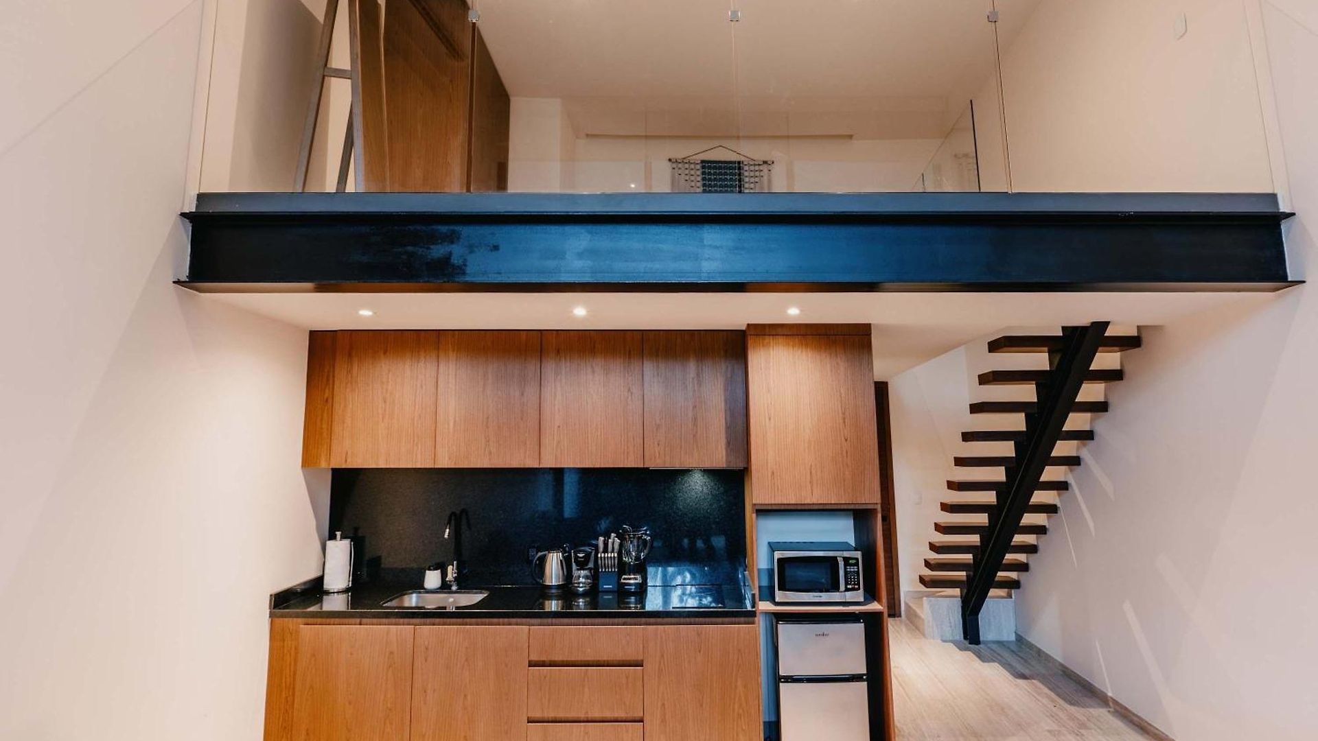 Apartment Luxury Two-level Loft In With Pool & Gym