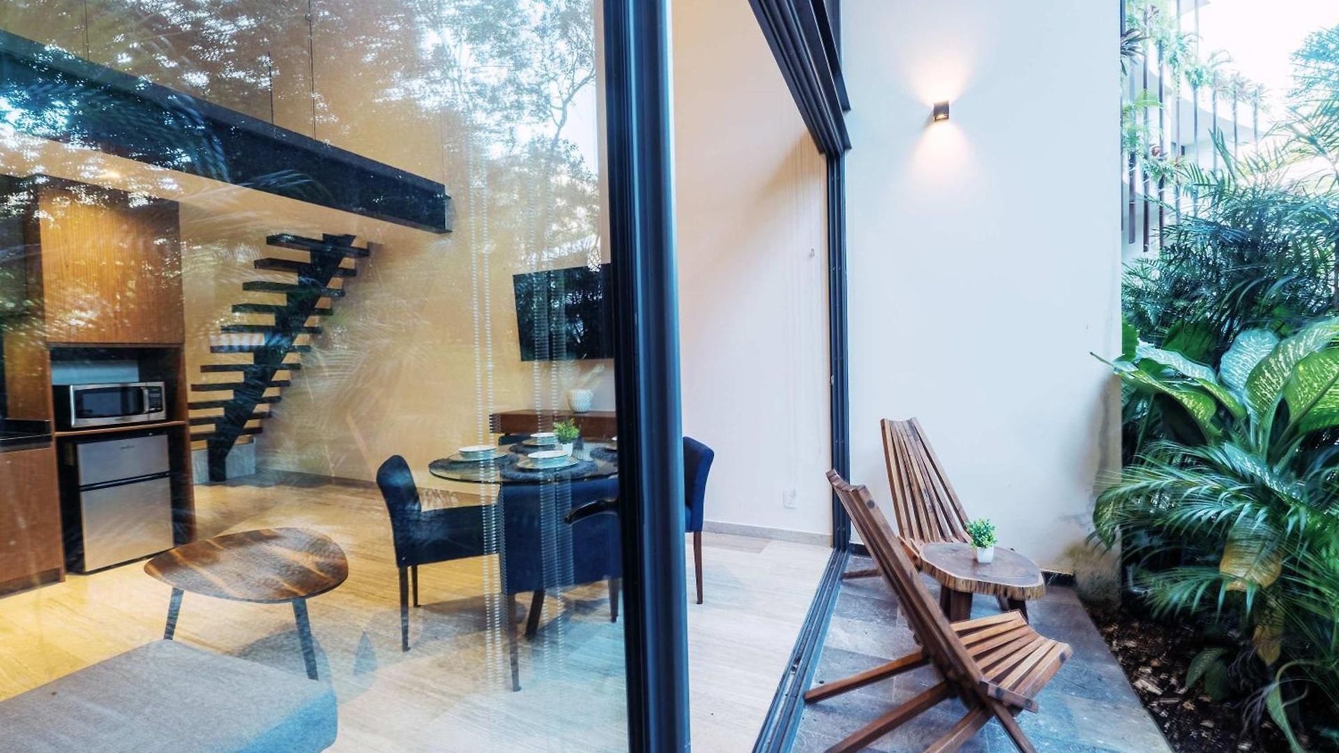 Luxury Two-level Loft In With Pool & Gym *