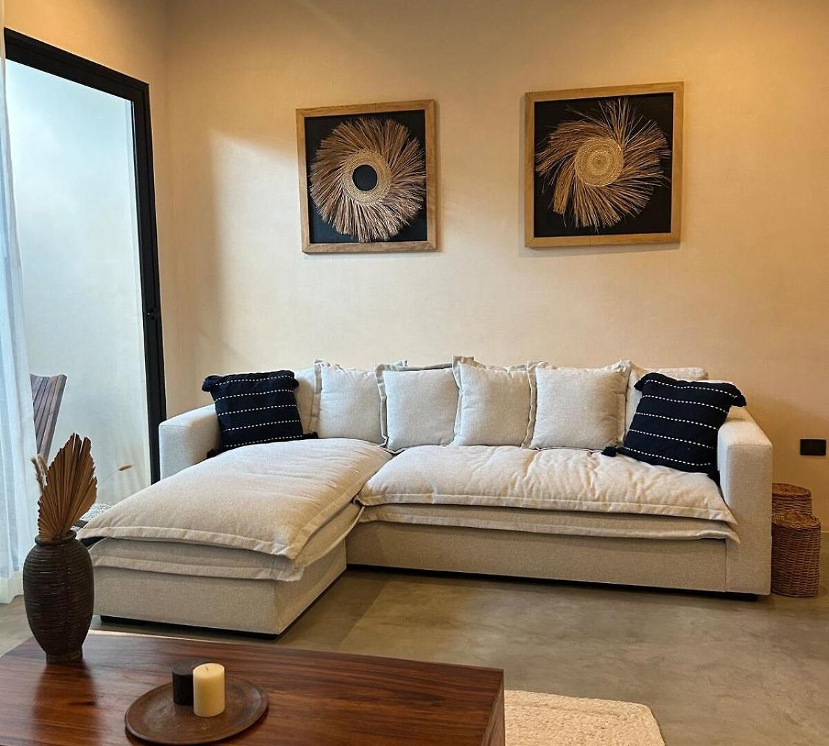 Exclusive Close To Apartment