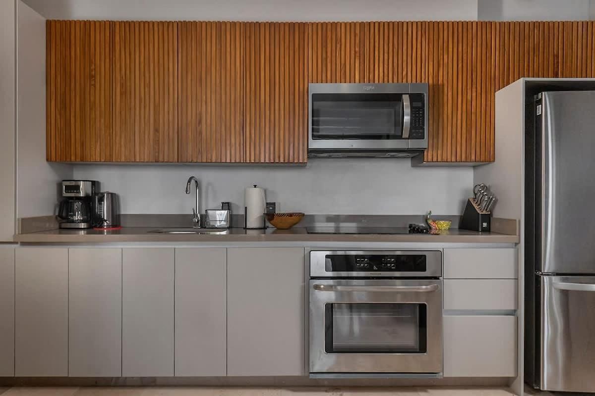 Apartment Beachfront 2br Condo, Private Pool & Tankah Bay