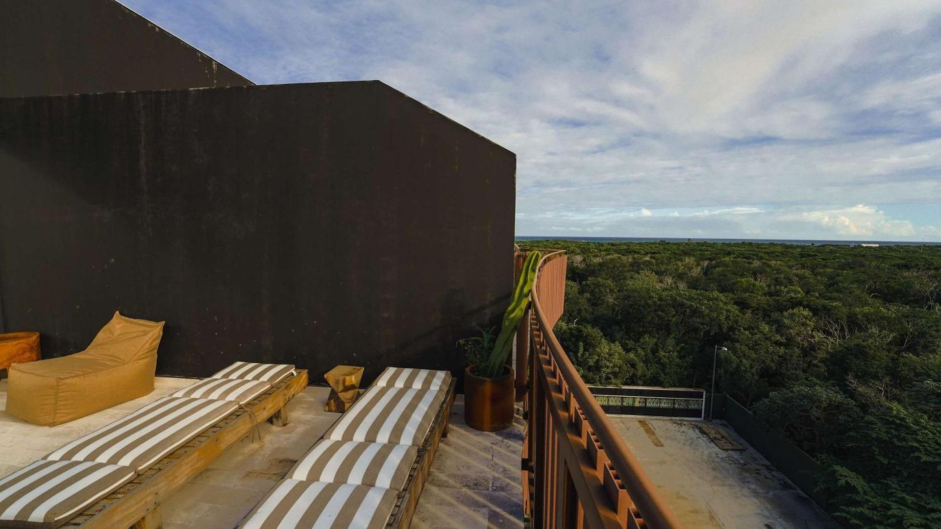 Amira Luxury 3br Ph With Rooftop Pool & Shared Gym Apartment Tulum