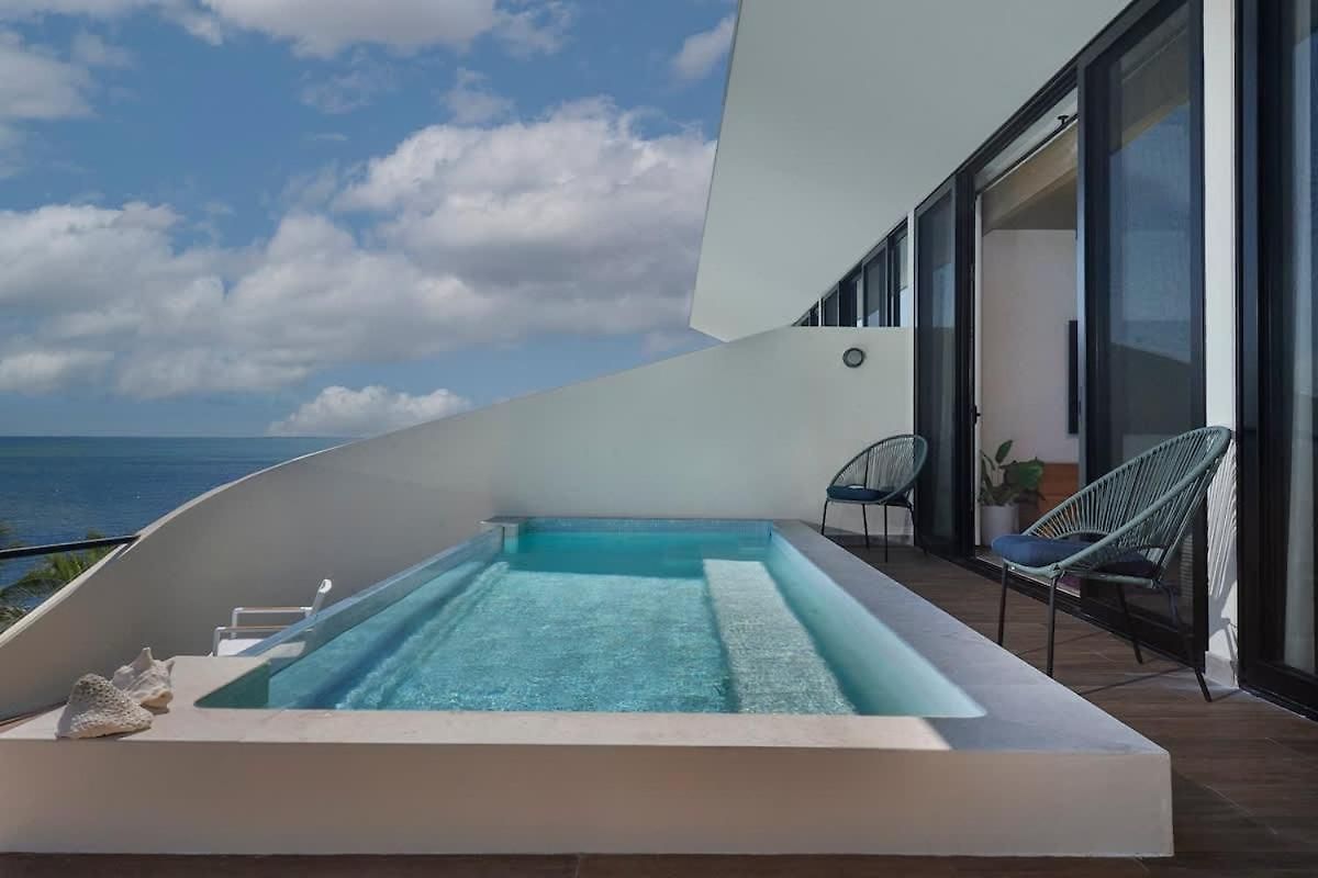 Beachfront 2br Condo, Private Pool & Tankah Bay