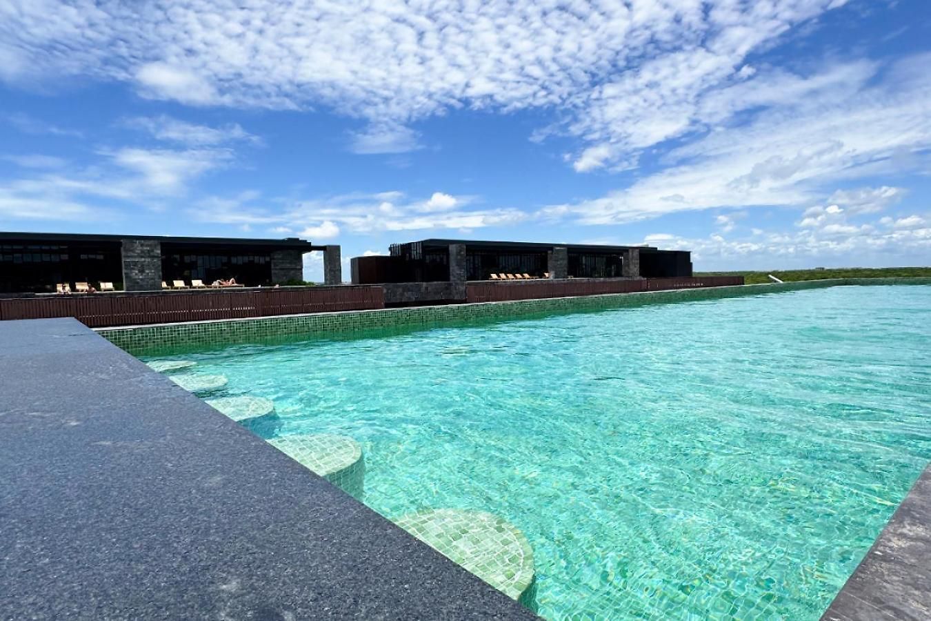 New 2bdr Unit Step Away From Caribbean Beaches Apartment *