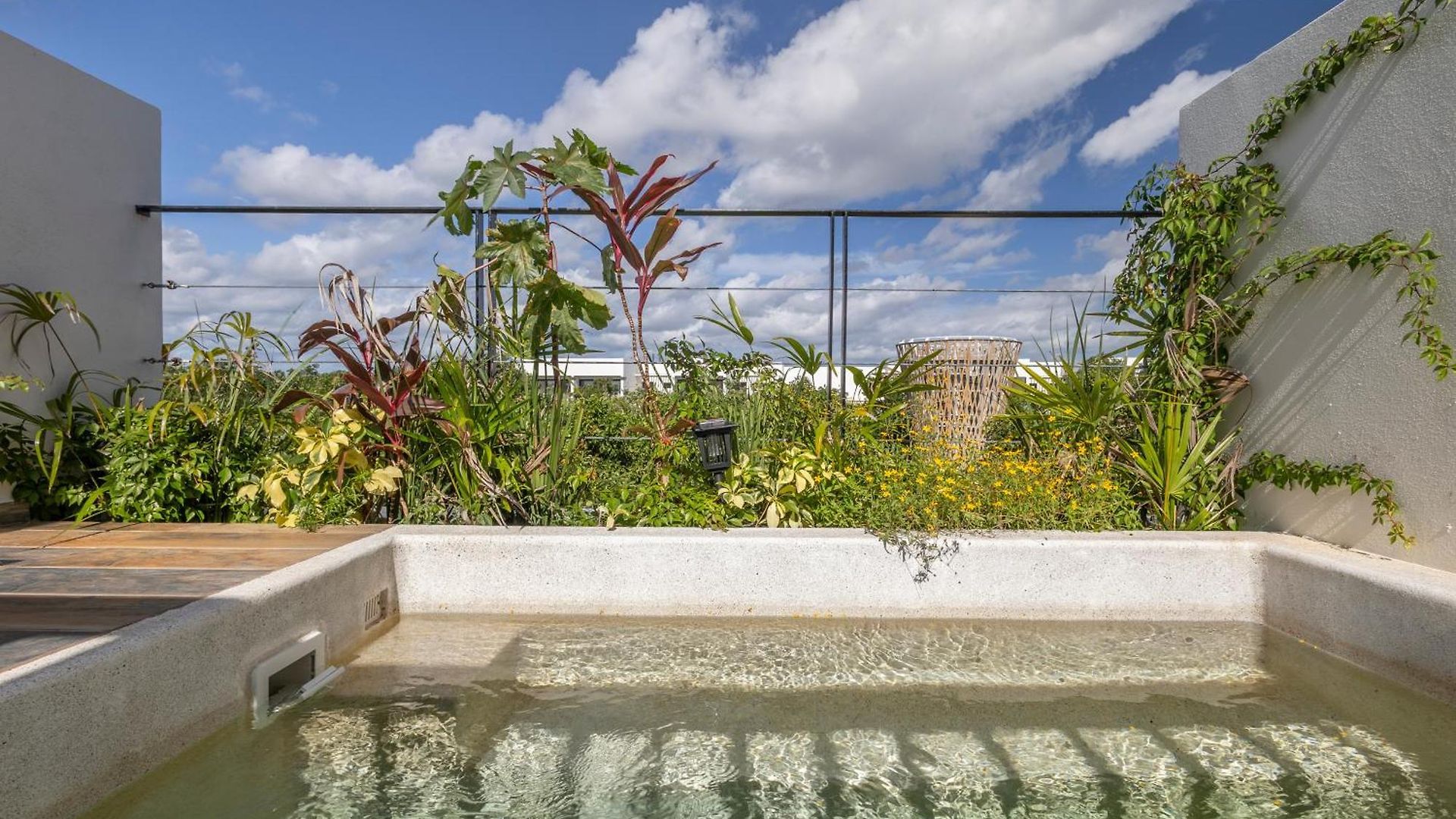 Penthouse 2br In With Private Rooftop And Pool *