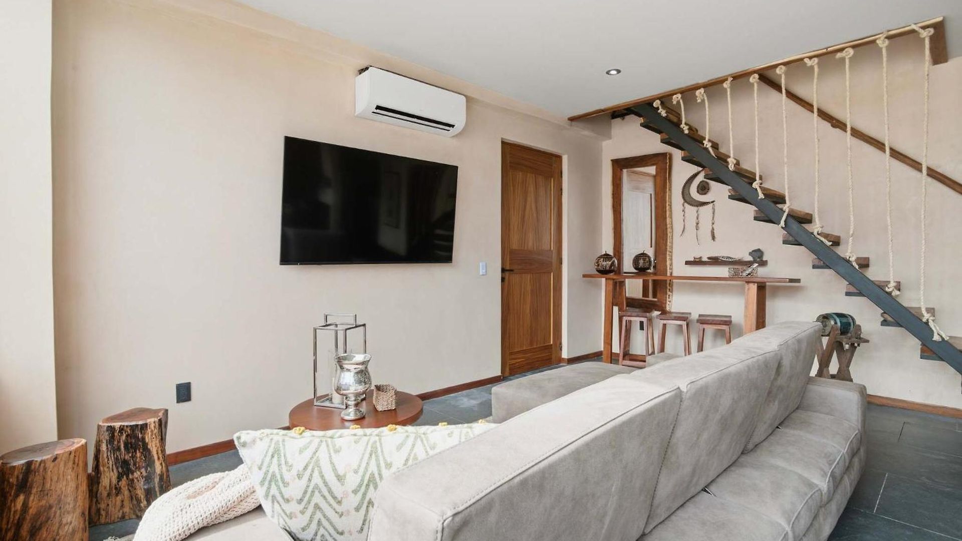 Penthouse With Rooftop Plunge Pool - Distant Ocean Apartment Tulum