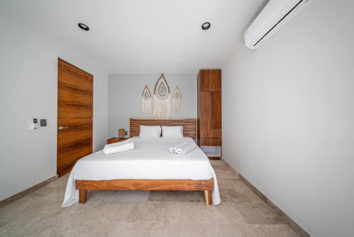 Apartment Luxury 2bd In W 2 Pools Gym *