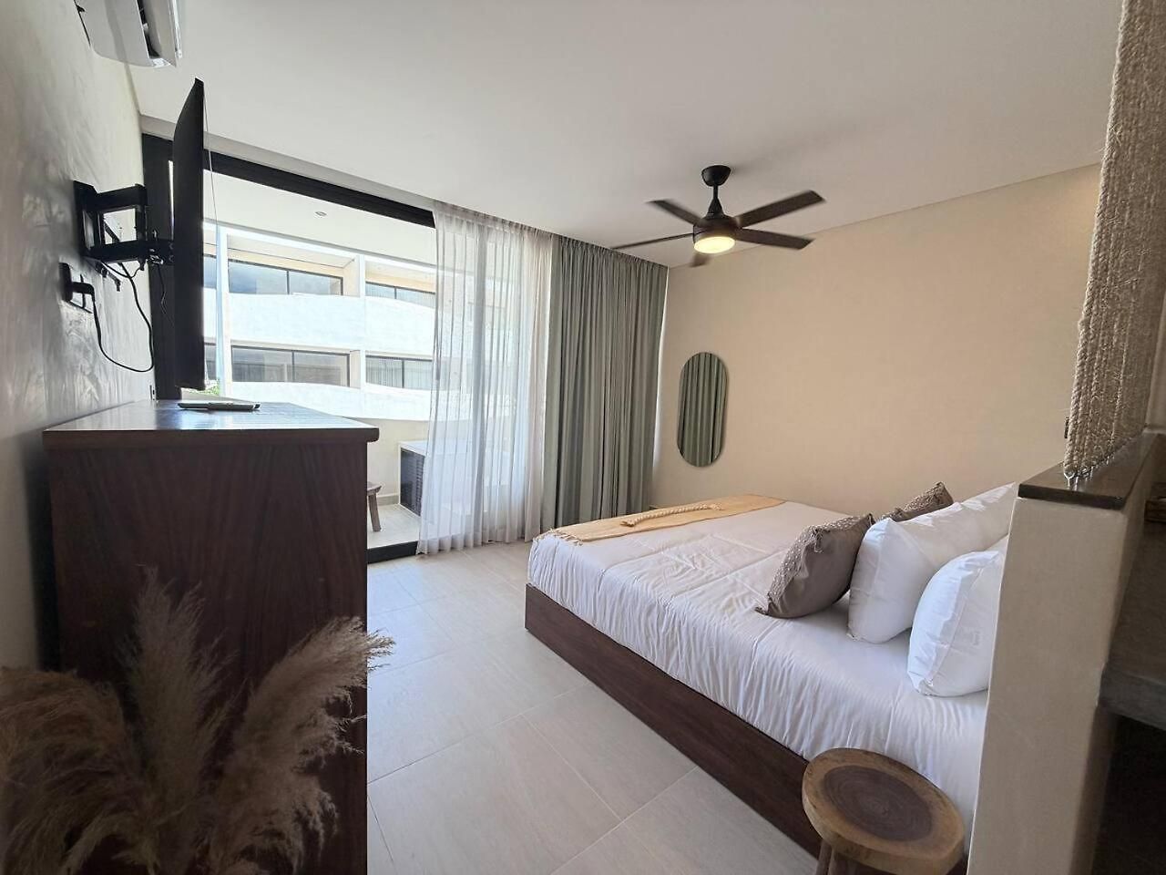 Ph De 2 Rec, Gim, Cine Y Jacuzzi Privado En * Tulum