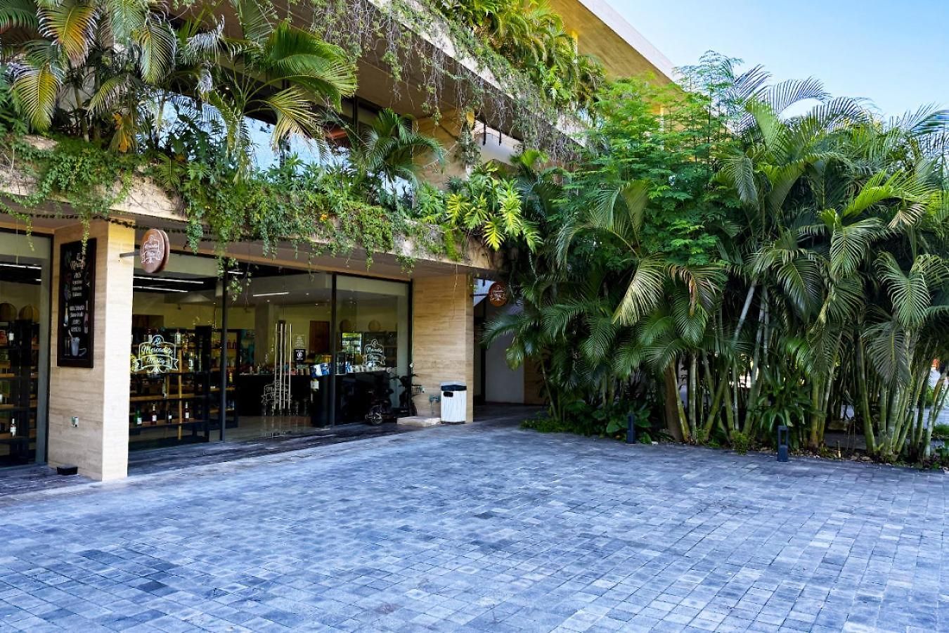 Apartment Resort-style 2-bedroom | Balcony, Pool, Gym & At Mistiq