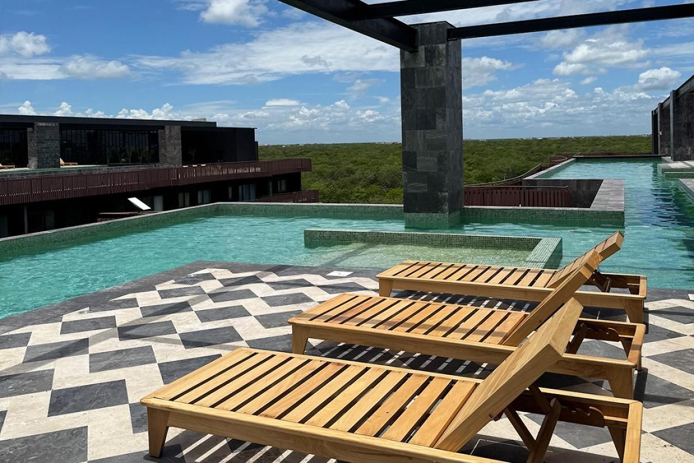 New 2bdr Unit Step Away From Caribbean Beaches Apartment *