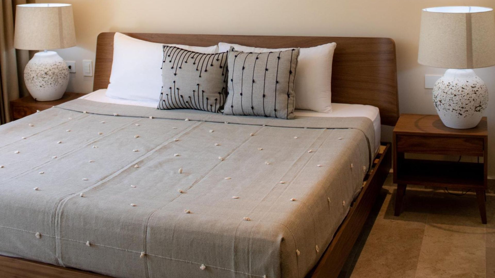 Peregrina 202a 2br Luxury Apartment *