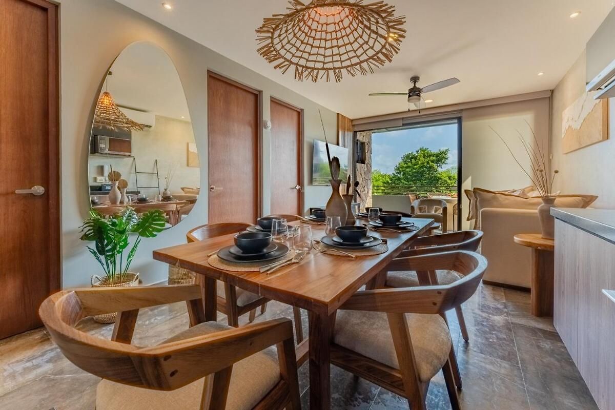 Paramar Black, Style In Zama * Tulum