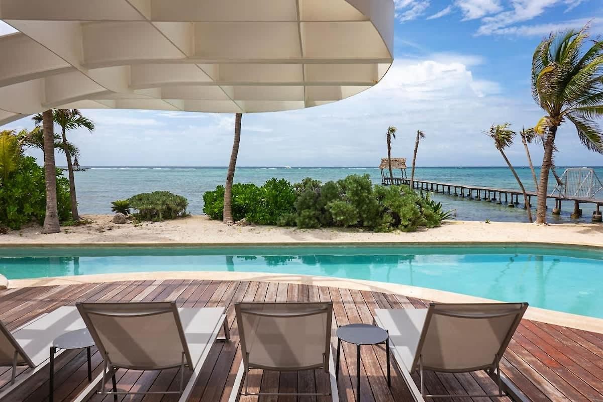 Apartment Beachfront 2br Condo, Private Pool & Tankah Bay *