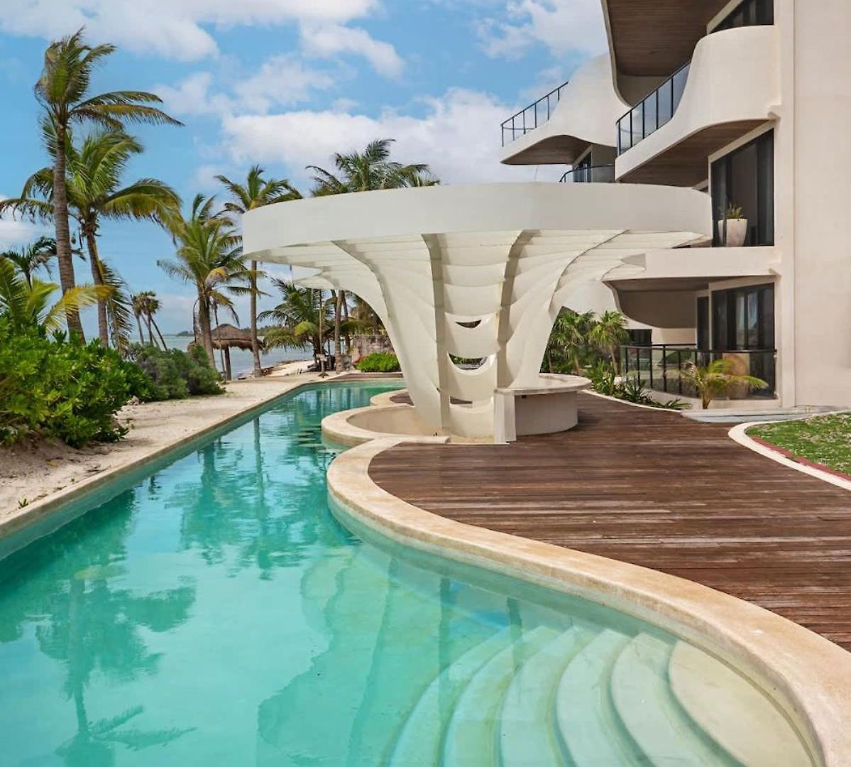Apartment Beachfront 2br Condo, Private Pool & Tankah Bay