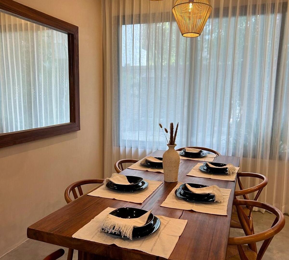 Exclusive Close To Apartment *