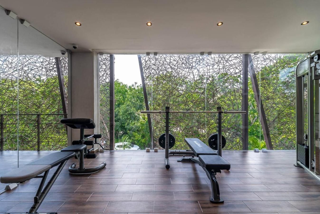 Luxury 2bd In W 2 Pools Gym Apartment