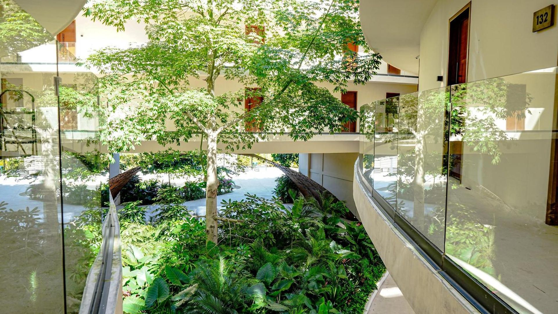 Oasis Jungle Views, 4 Pools & Near *