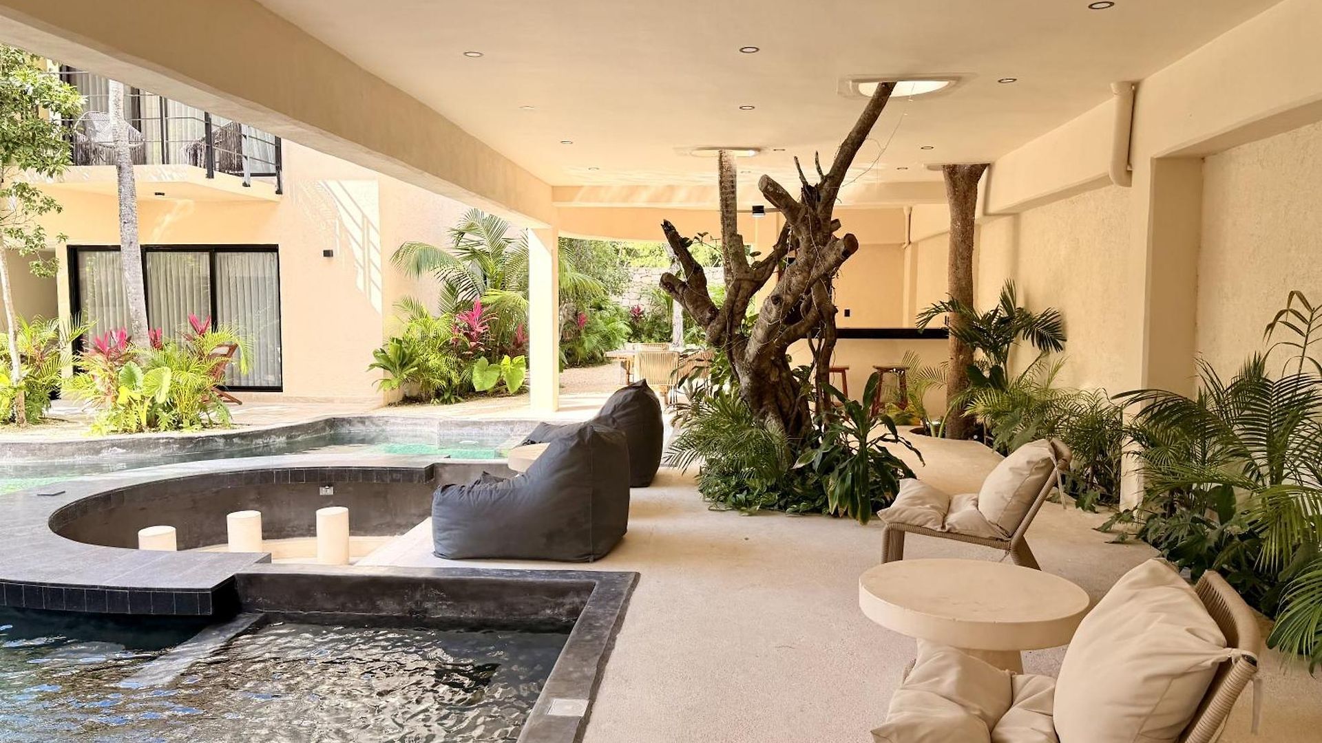 Boho Chic 2br With Swim-up Pool Near The Apartment Tulum