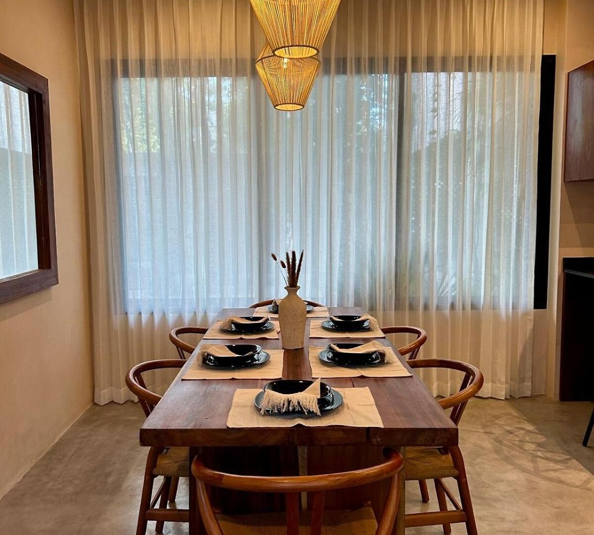 Exclusive Close To Apartment