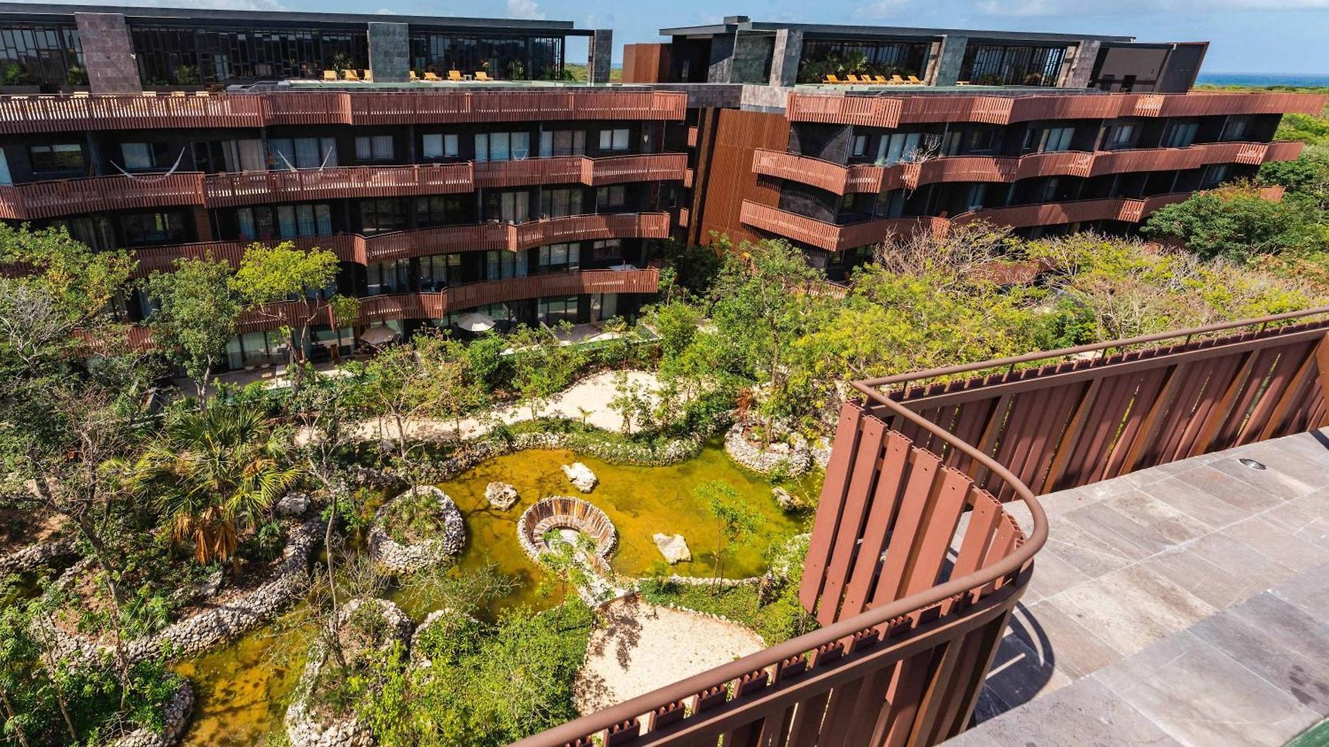 Amira Luxury 3br Ph With Rooftop Pool & Shared Gym Apartment Tulum