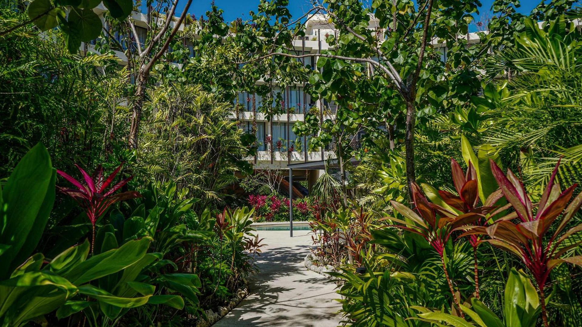 Apartment Oasis Jungle Views, 4 Pools & Near Tulum