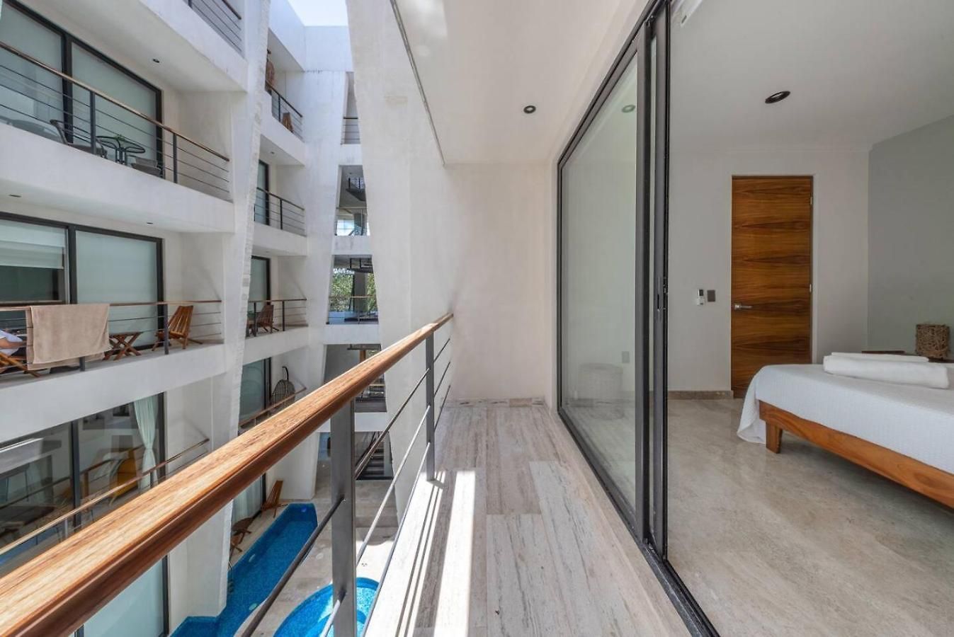 Apartment Luxury 2bd In W 2 Pools Gym