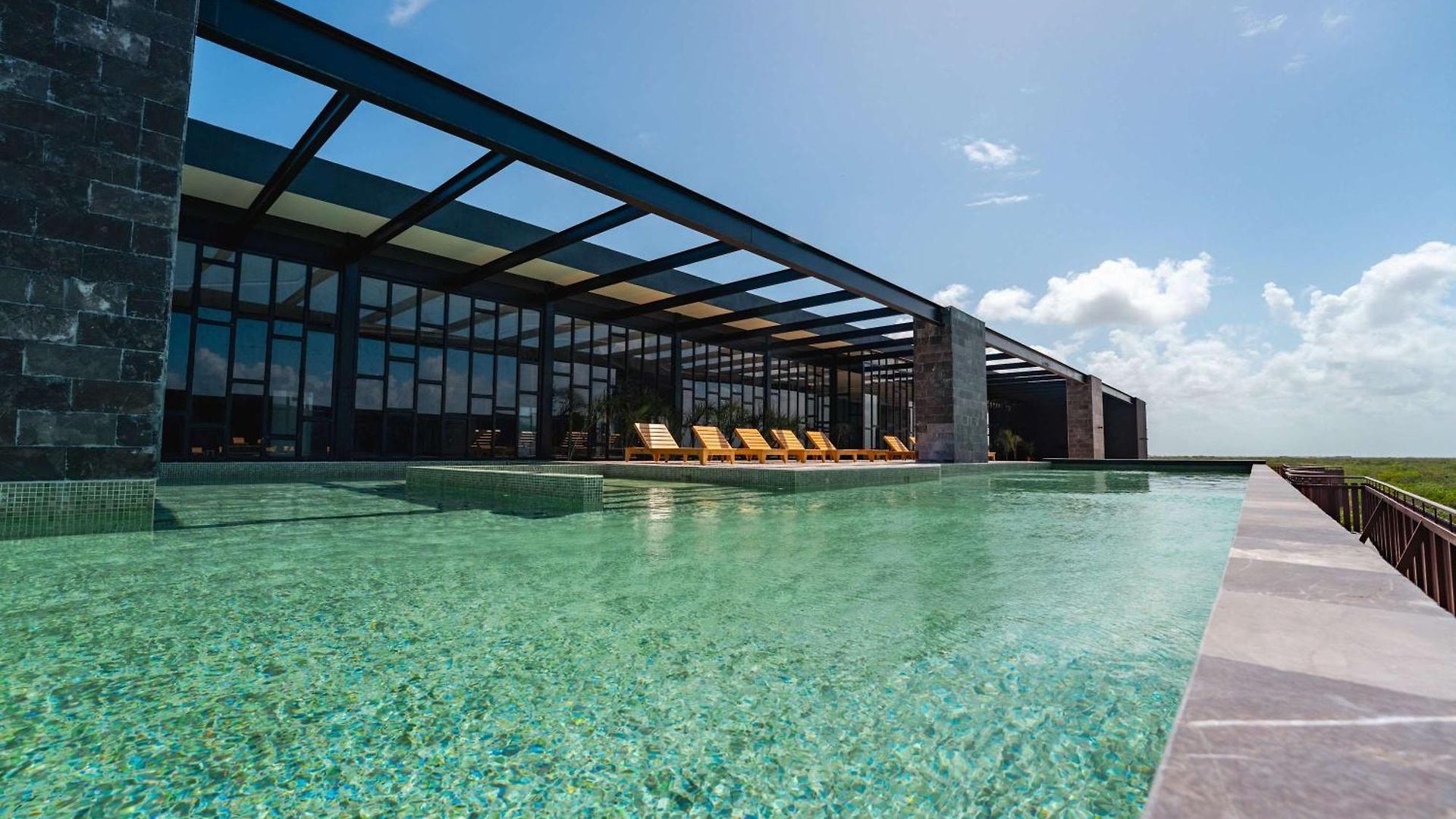Amira Luxury 3br Ph With Rooftop Pool & Shared Gym Tulum