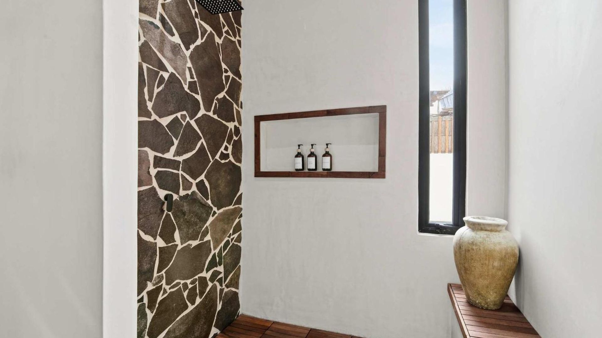 Penthouse With Rooftop Plunge Pool - Distant Ocean Apartment *