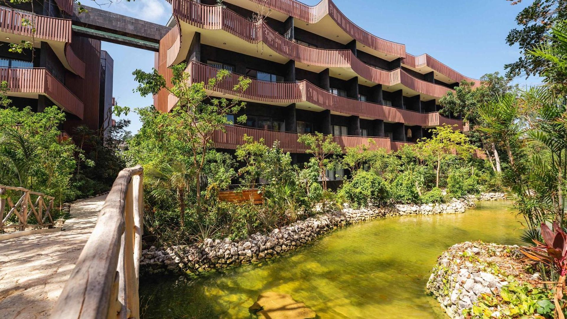 Amira Luxury 3br Ph With Rooftop Pool & Shared Gym Apartment