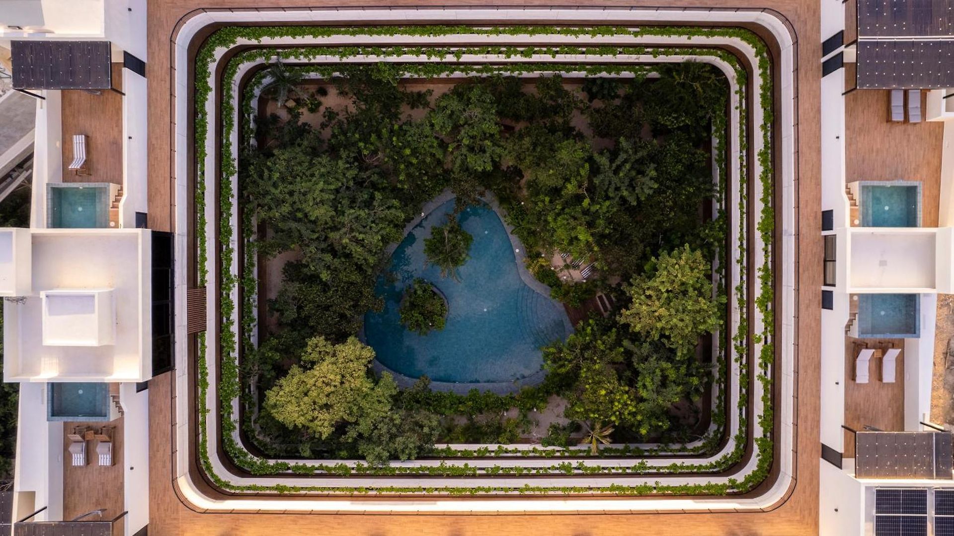 Luxury 2 Bd Roof Private Pool - Jungle View *