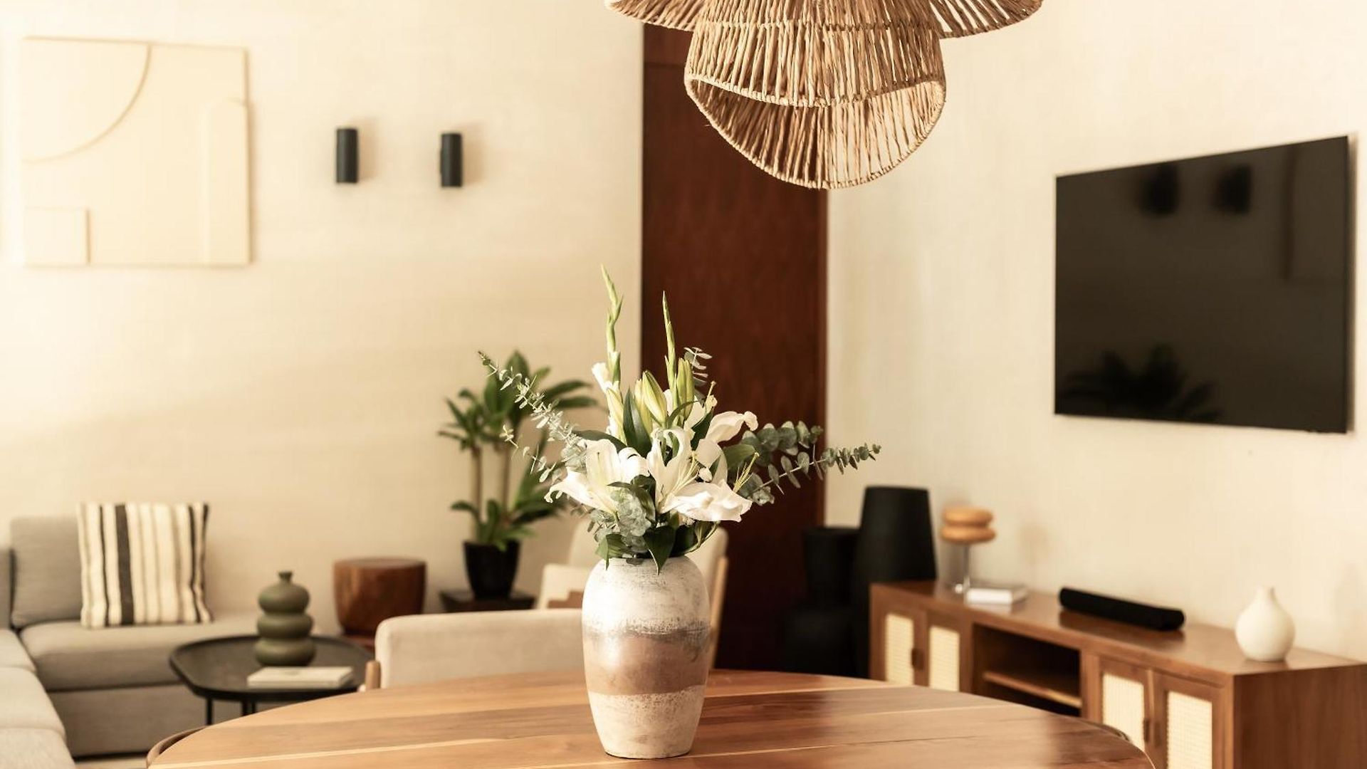 Bt Homes - - De Lujo En La Selva Con Piscina