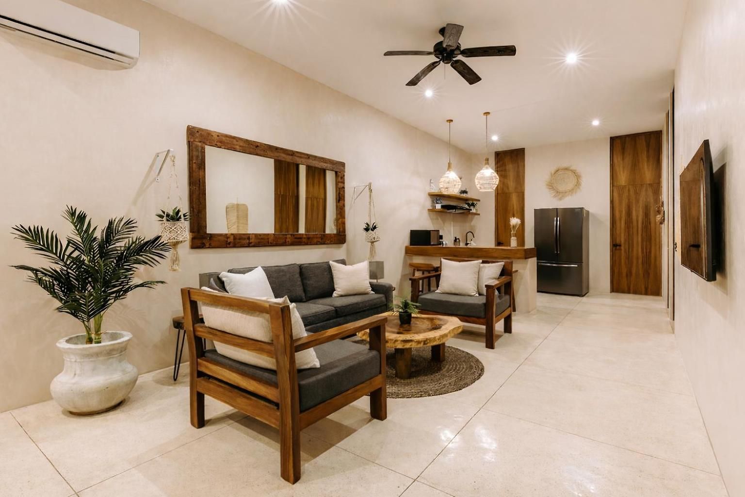 Stylish 3bd3ba In Tulum's Neighborhood
