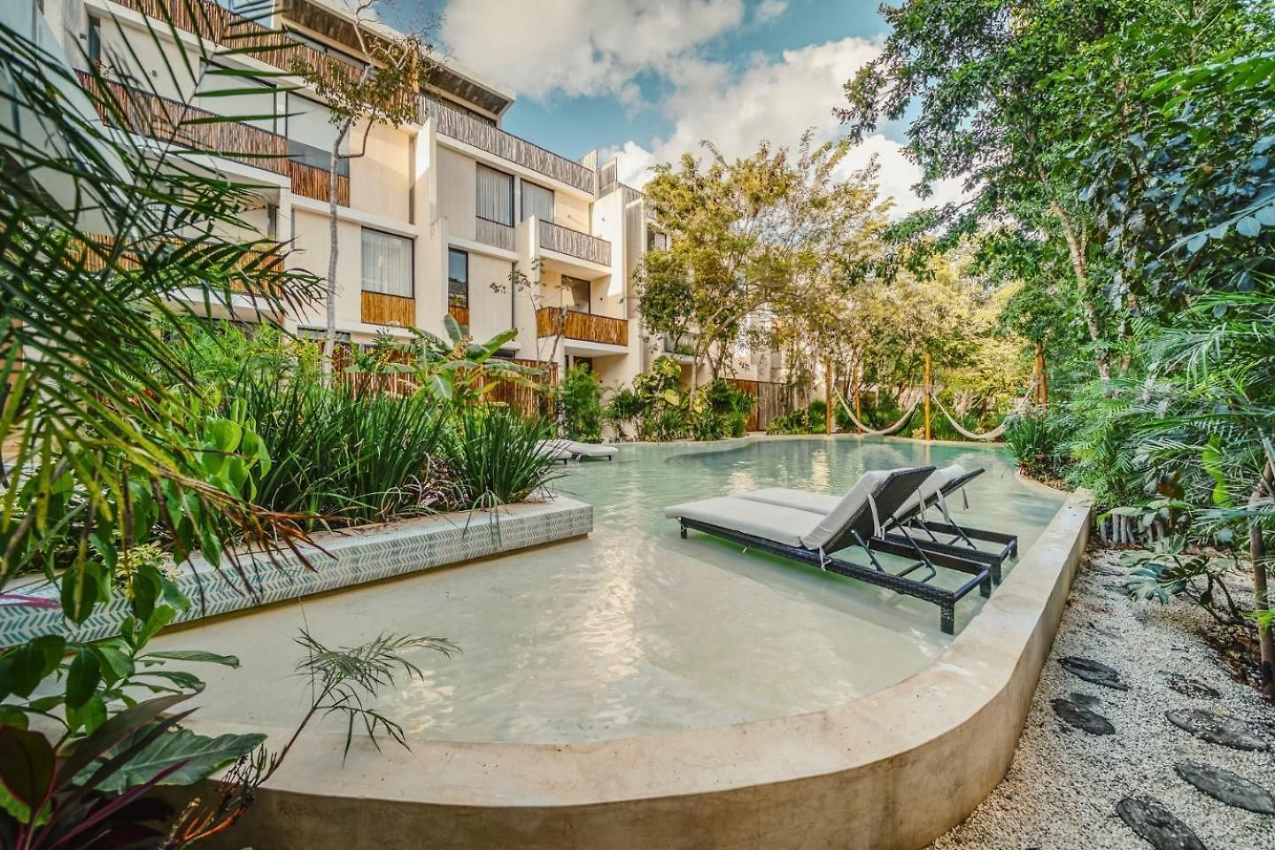 Palalma Casa Luxury 2br & Iconic Pool Apartment