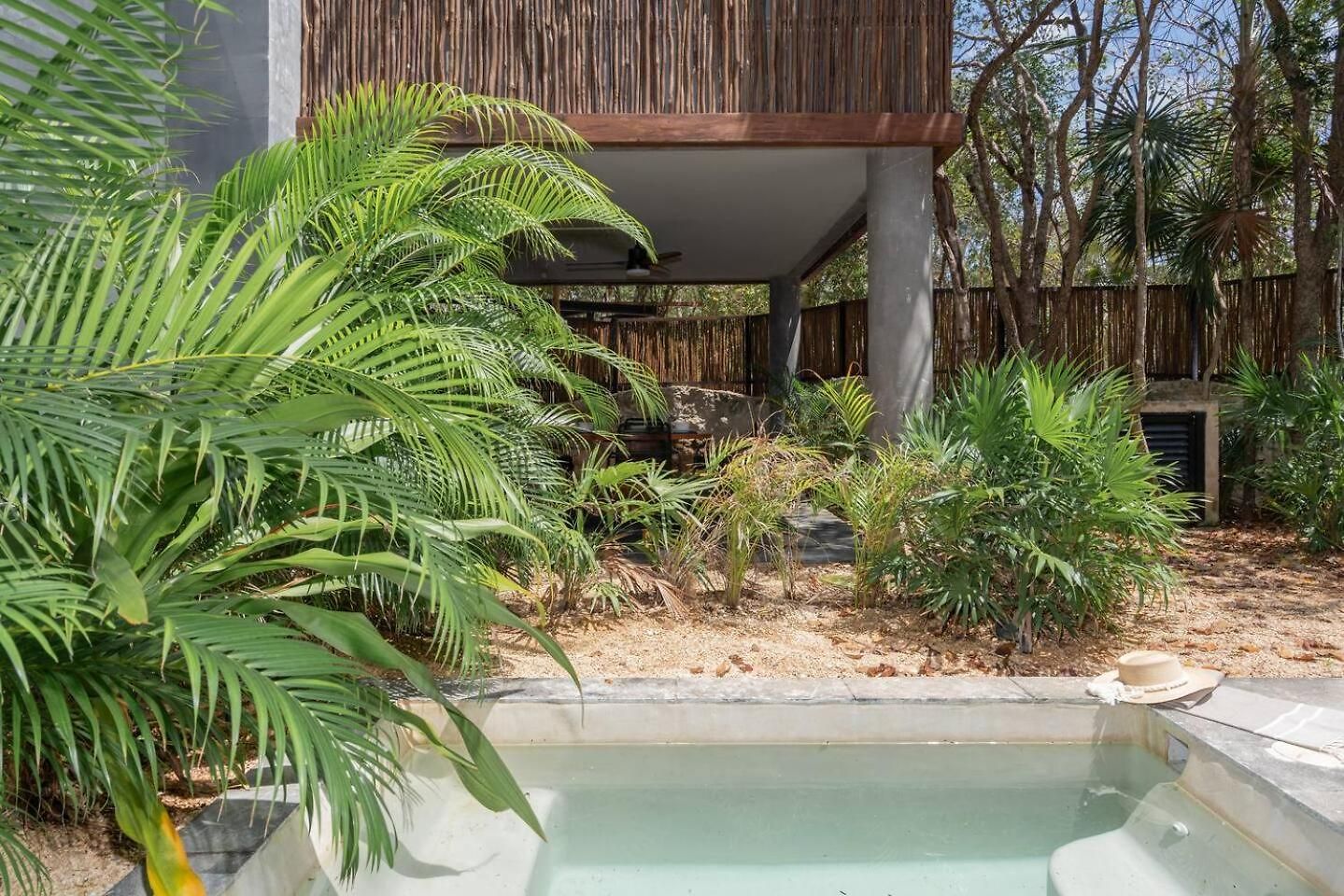 Apartment Exclusive 2br Lock-off Huge Terrace & Private Pool Humana