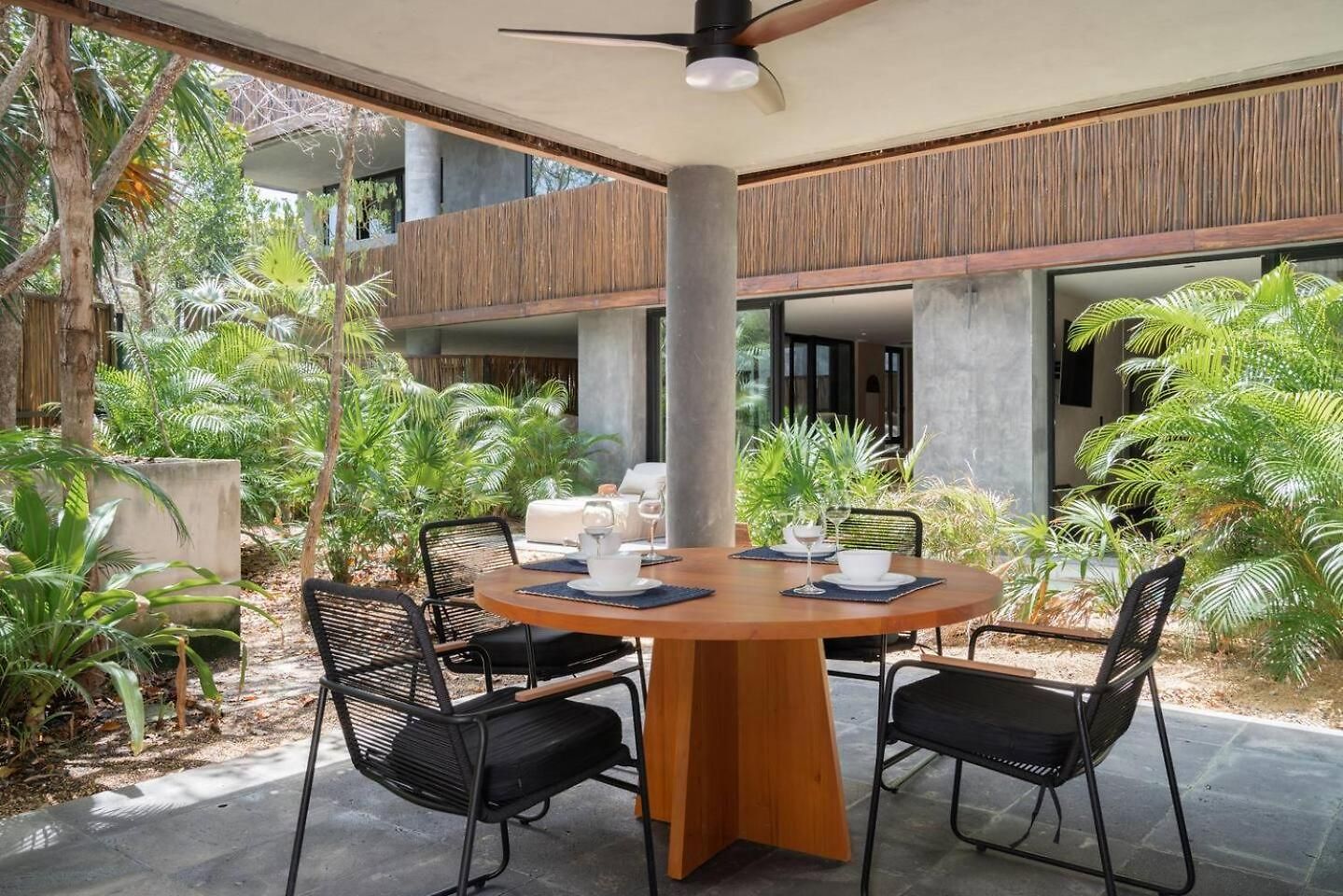 Exclusive 2br Lock-off Huge Terrace & Private Pool Humana Apartment *