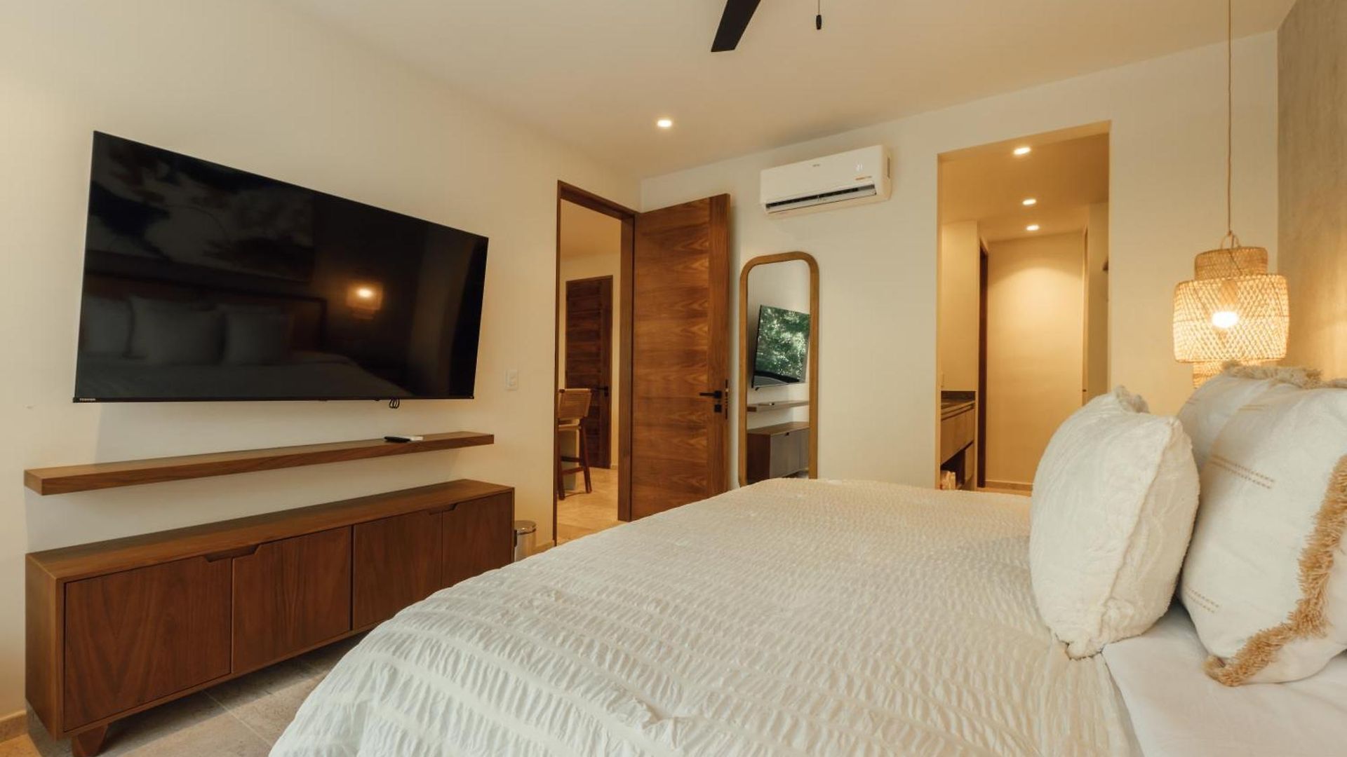 101 Park By Lumina Apartment