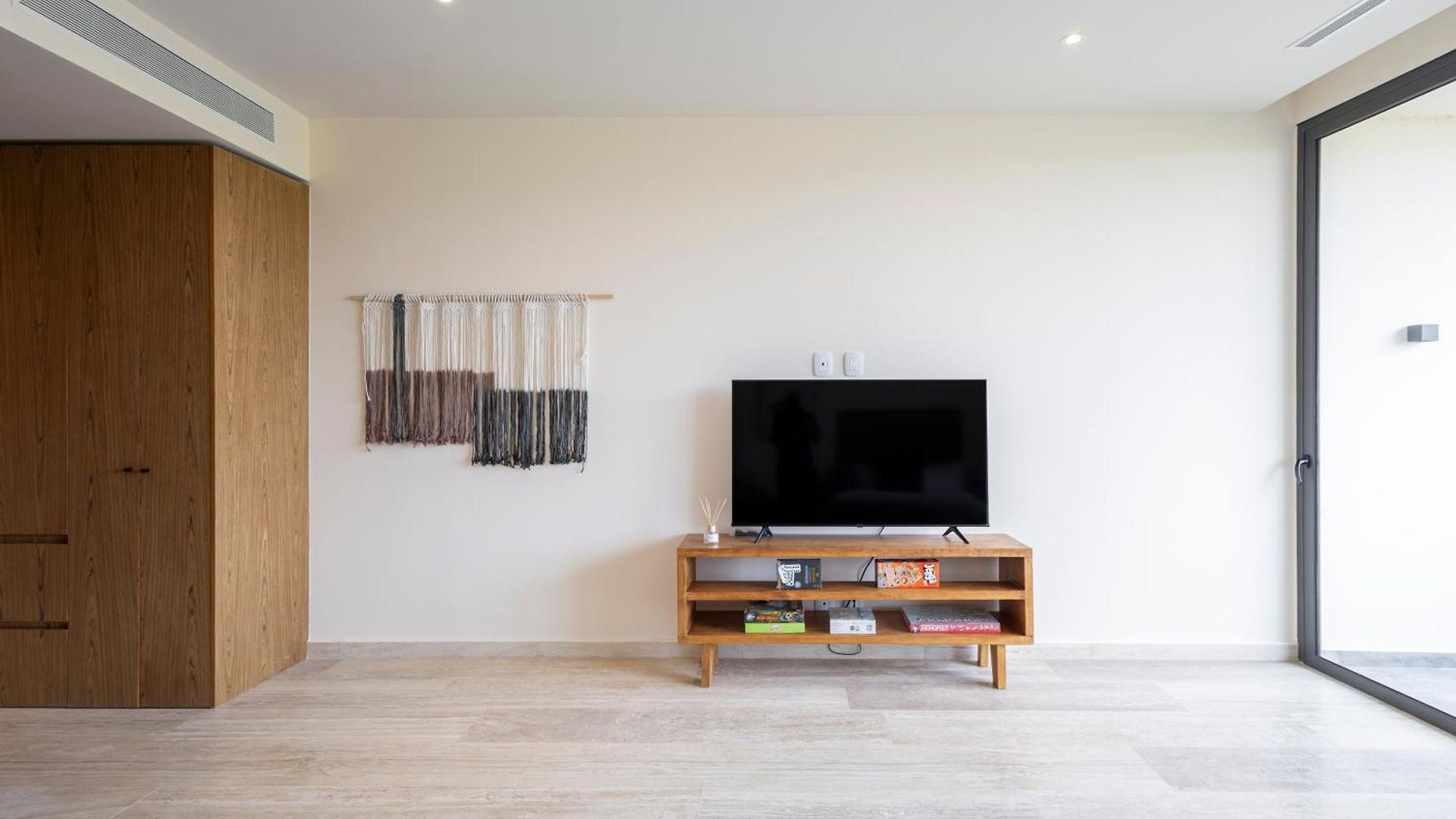 Luxurious At Mistiq Temple Ii Loft And Penthouse Apartment *