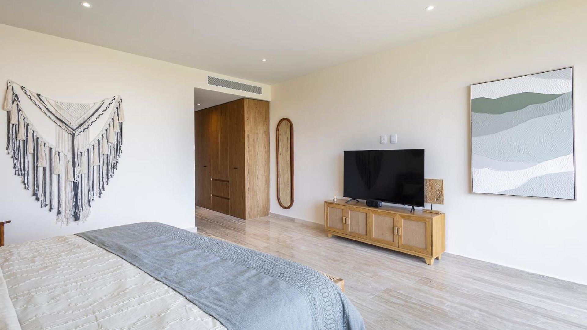 Luxurious At Mistiq Temple Ii Loft And Penthouse Apartment *