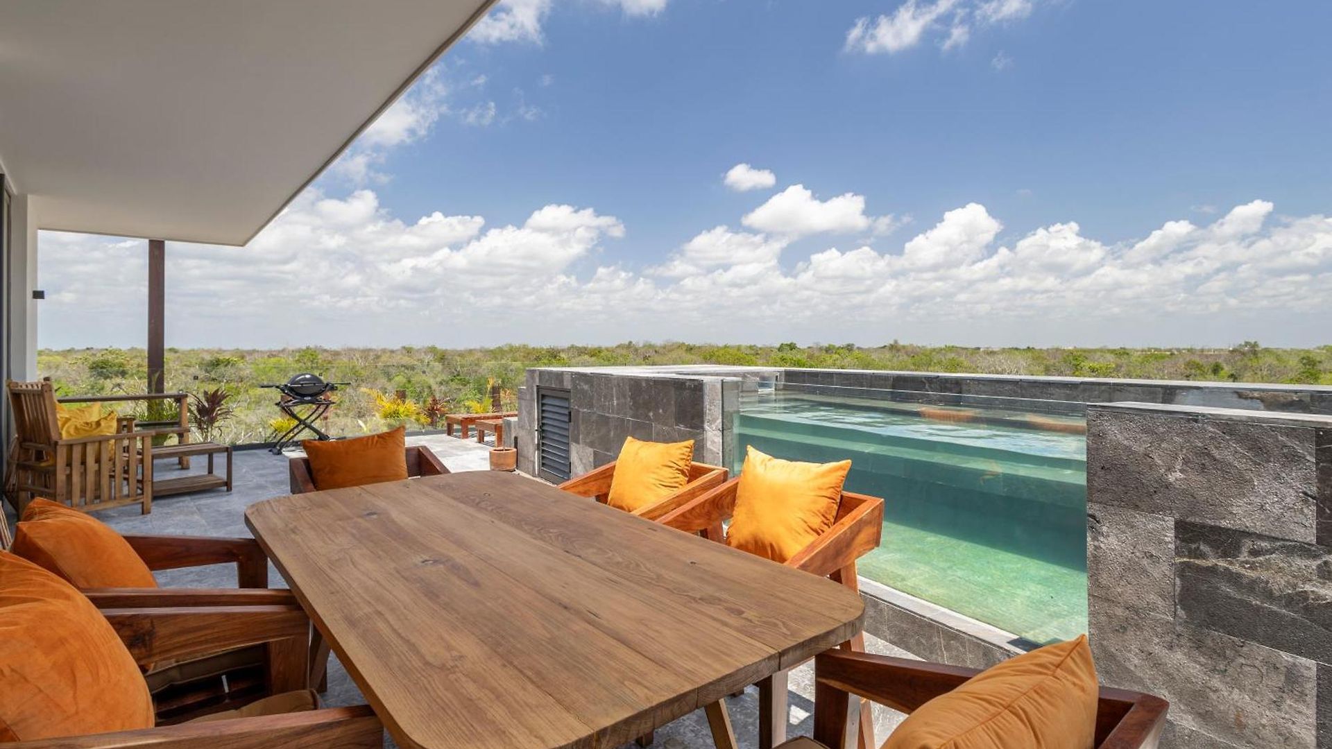 Luxurious At Mistiq Temple Ii Loft And Penthouse
