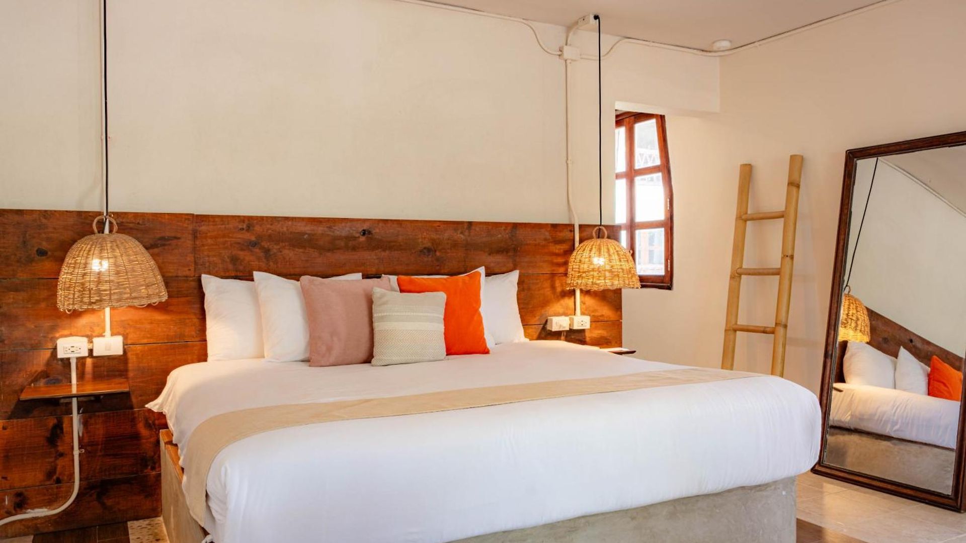 Hotel Mia Beachfront - Ocean View And Club 4*