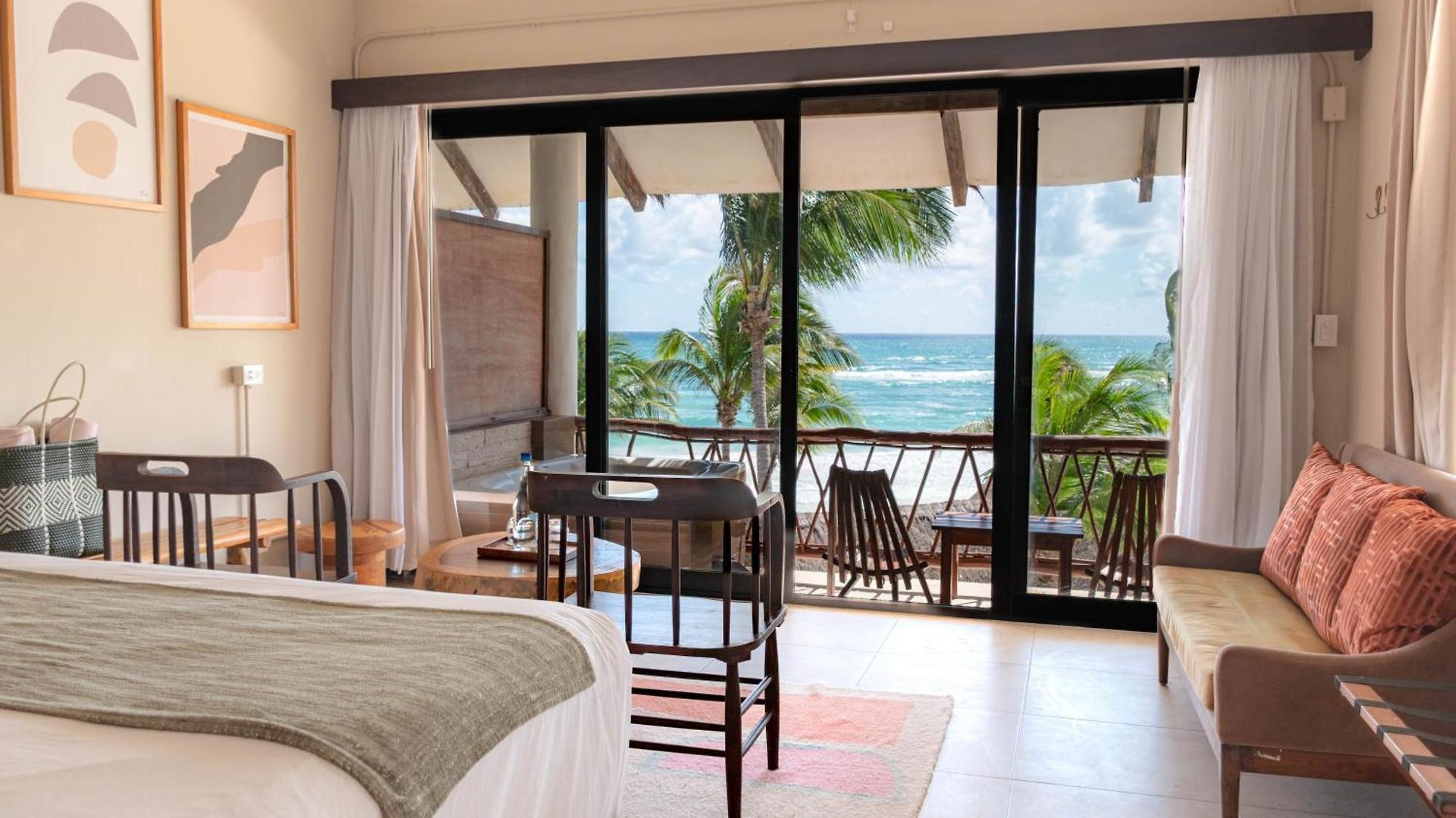 Hotel Mia Beachfront - Ocean View And Club 4*