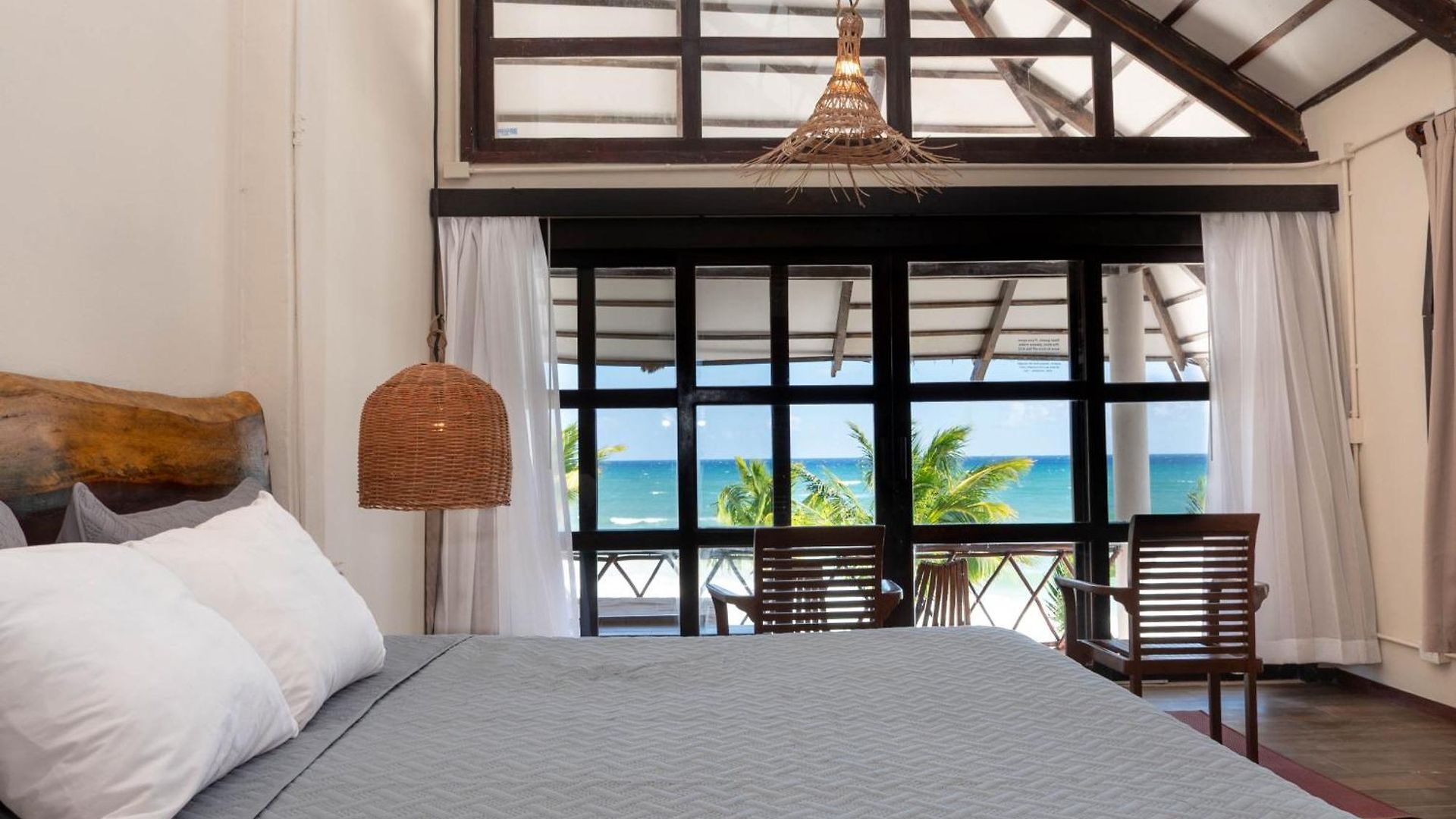 Mia Beachfront - Ocean View And Club Hotel