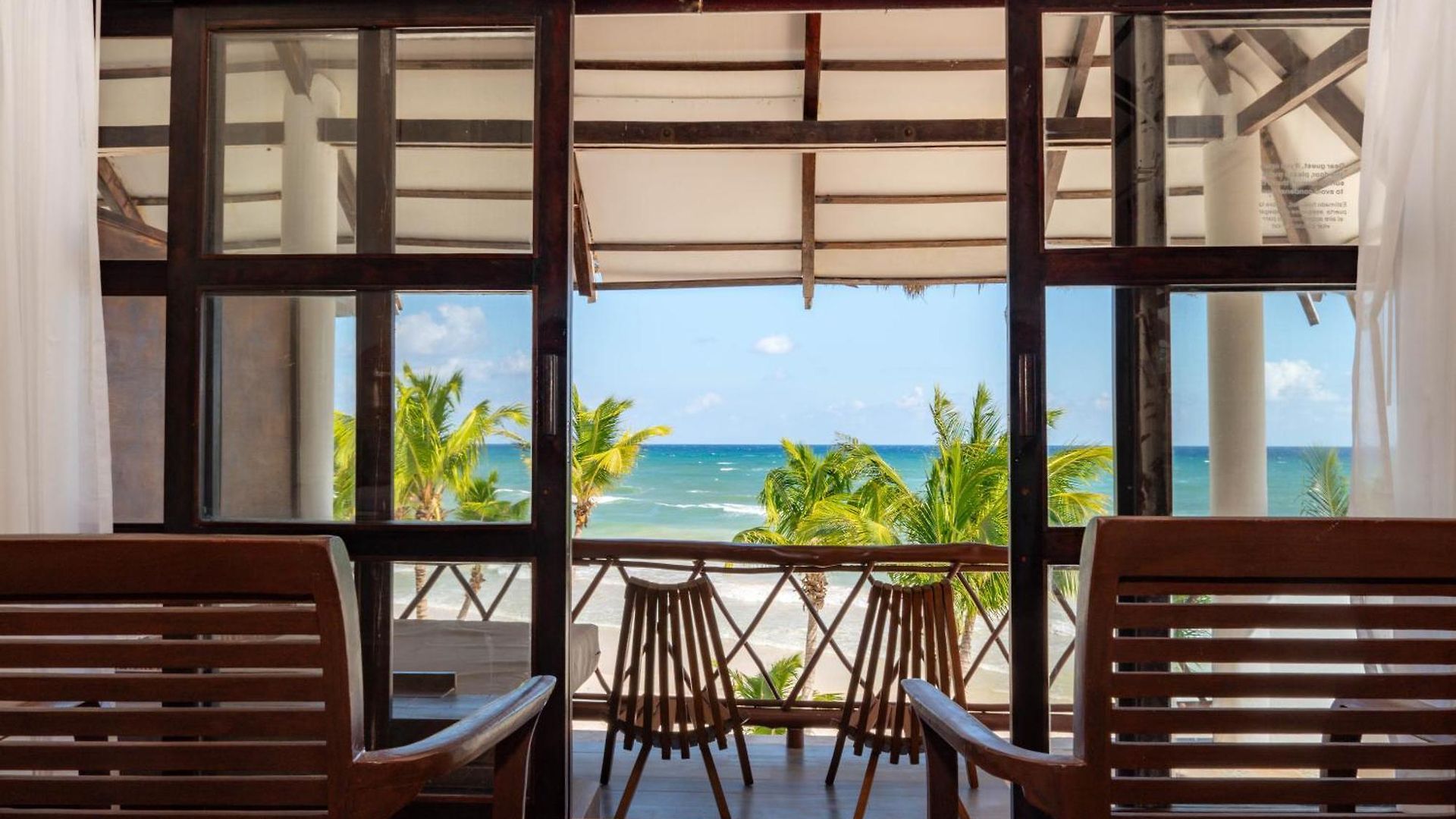 Hotel Mia Beachfront - Ocean View And Club 4*
