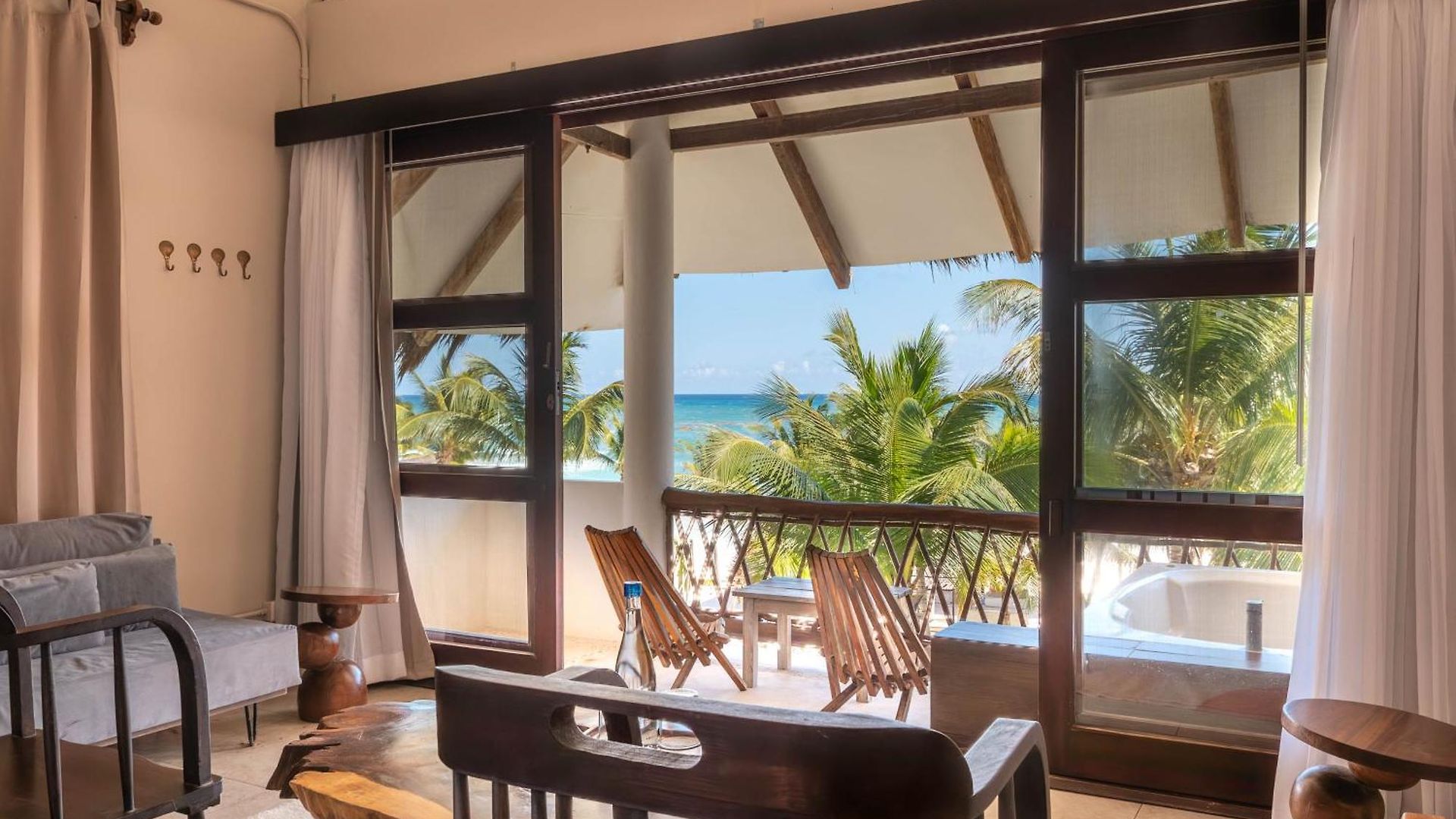 Mia Beachfront - Ocean View And Club