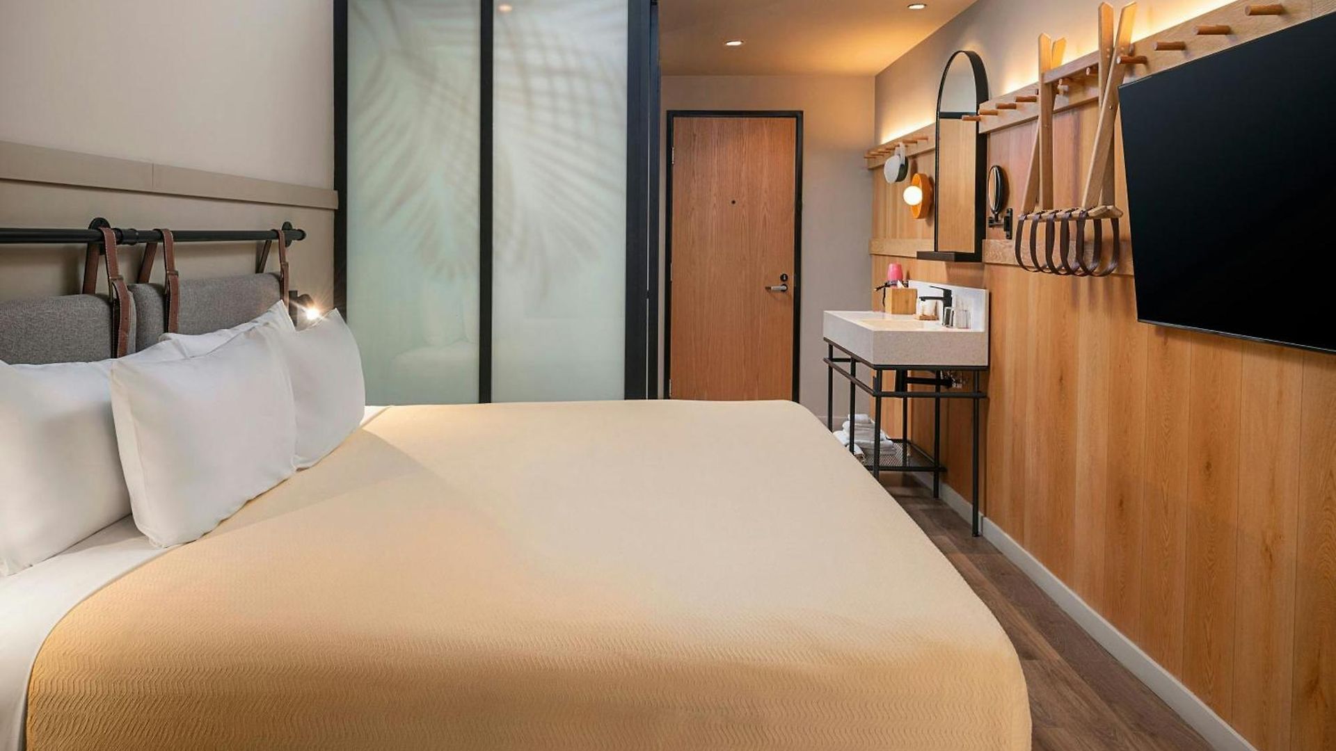 Moxy Hotel 4*