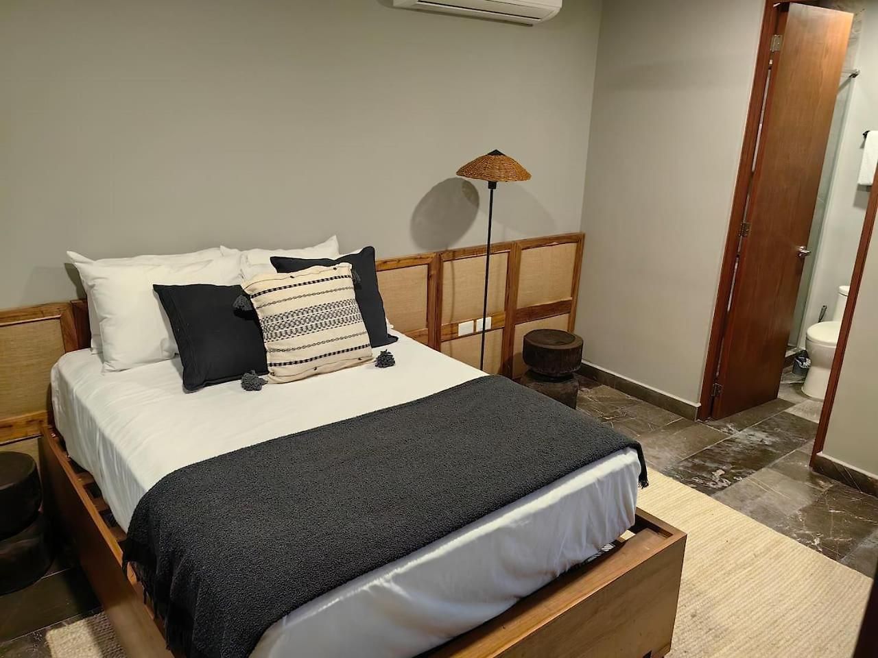 Paramar Noir Swim-up Aldea Zama *