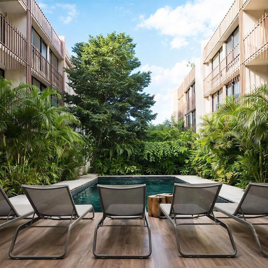King En Coba Pool, Gym & Garden Hotel *