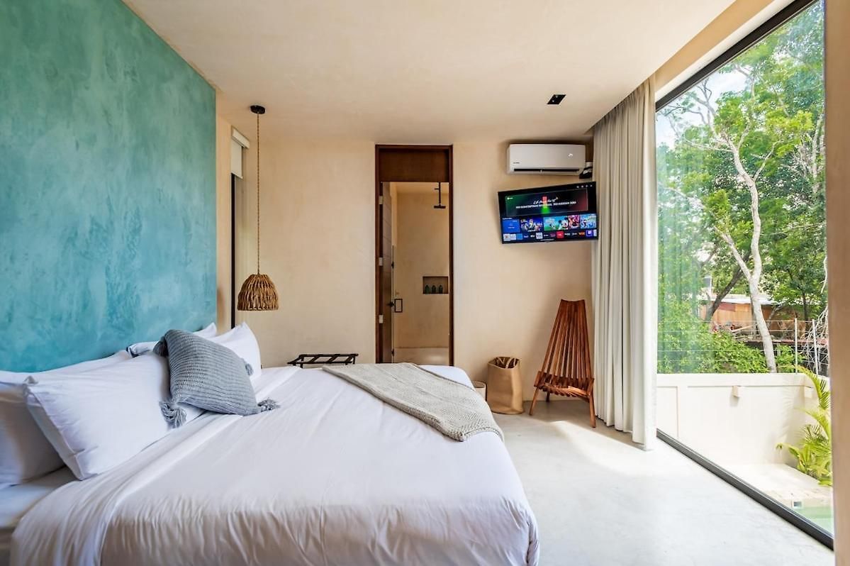 5-bedroom Private House With Pool In