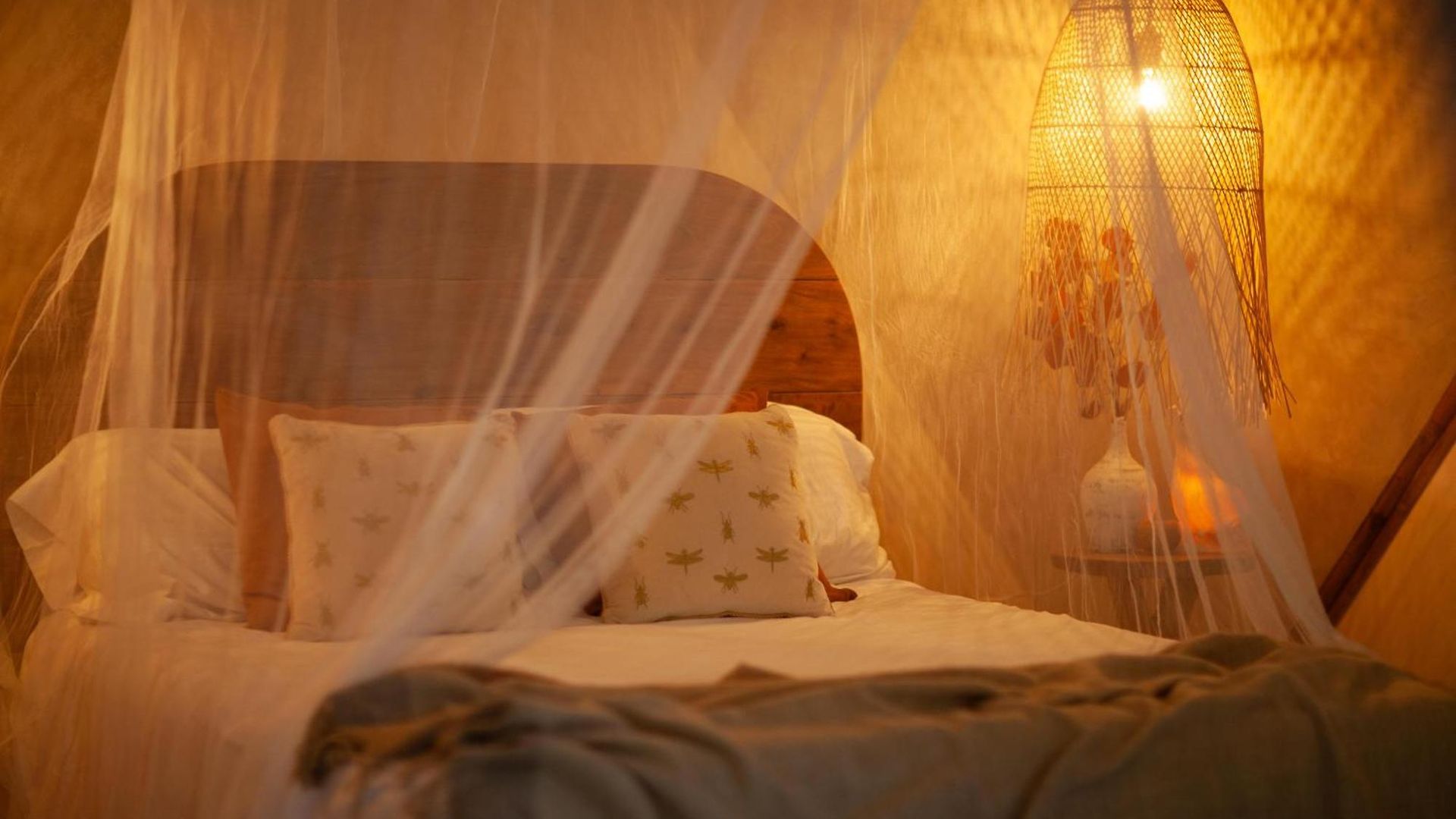 Romantic Star Bath Suite, Cave Pool & Yoga Center *