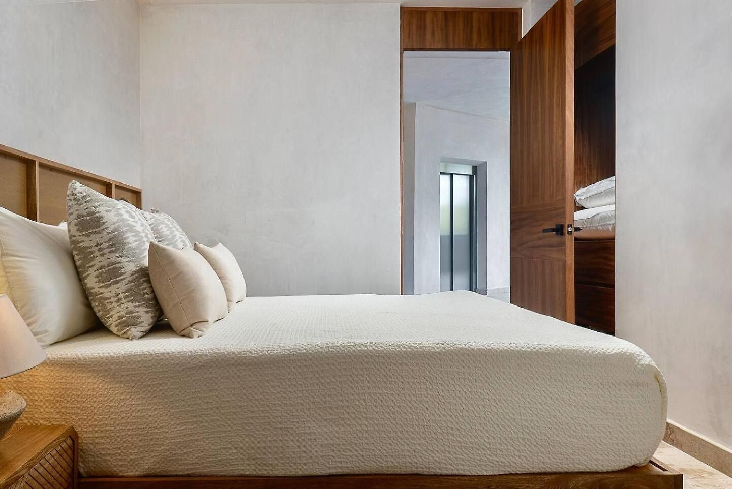 Narai 2br Rooftop Pool & Jacuzzi